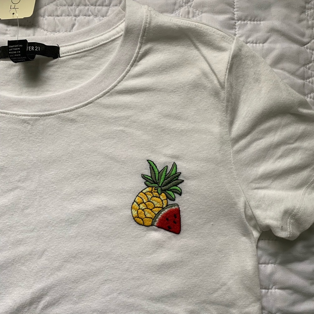 Forever 21 T-Shirt - Picture 3 of 3